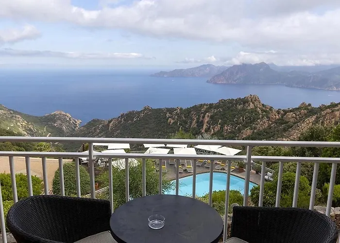 Capo Rosso 4* Piana (Corsica)