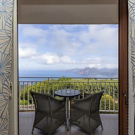 Capo Rosso 4* Piana (Corsica)