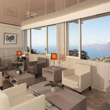 Hotel Capo Rosso 4*