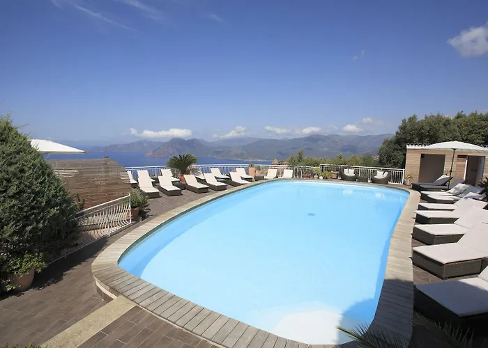 Capo Rosso 4* Piana (Corsica)